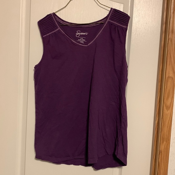 Purple, v-neck tank top - Picture 1 of 3